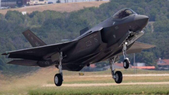 F-35 Crash Report Reveals Pilot Spent 50 Minutes On Call With Engineers Before Ejecting