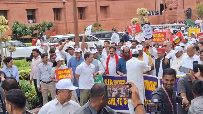 INDIA Bloc's Protest March To EC Blocked By Delhi Police, Watch!