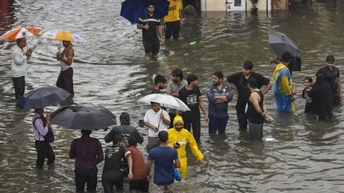 Mumbai Rain LIVE Updates: Harbour Line Back on Track, Showers Set to Ease Today