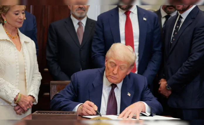 Trump's 50% Tariffs on India Draw Broad Criticism from US Lawmakers and Experts