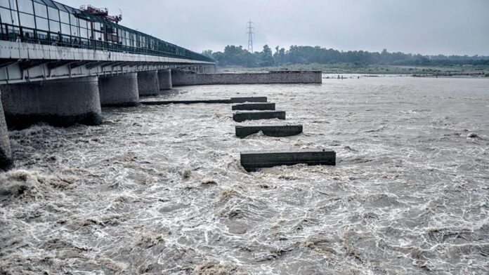 Yamuna Water Level Surges, Putting Delhi And Nearby States On Flood Alert