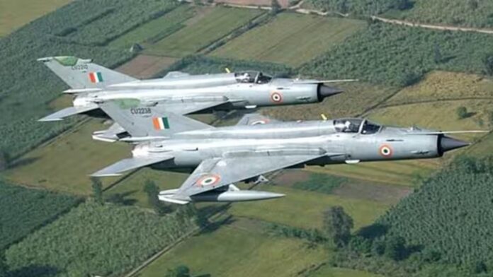 A Glorious Sunset: Indian Air Force Bids Farewell to its Warhorse, the MiG-21 Fighter Jets