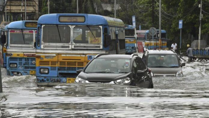 Kolkata Reels from Unprecedented Floods, At Least Seven Dead