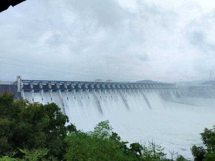 Sardar Sarovar Dam Opens 15 Gates As Water Inflow Rises, 30 Gujarat Villages Put On Alert