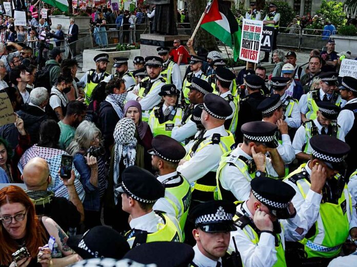 Police Arrest Over 425 at Palestine Action Rally Amid Claims of Violence