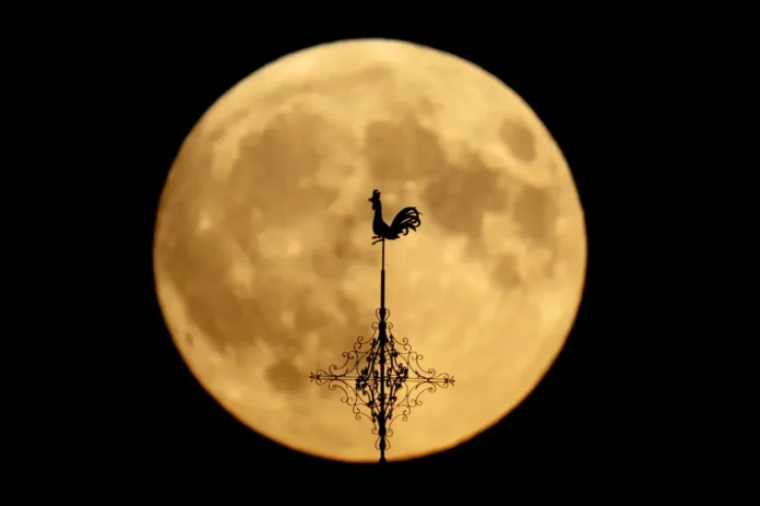 October's Full Moon To Be A Supermoon: A Breathtaking 'Harvest Moon' For Skygazers