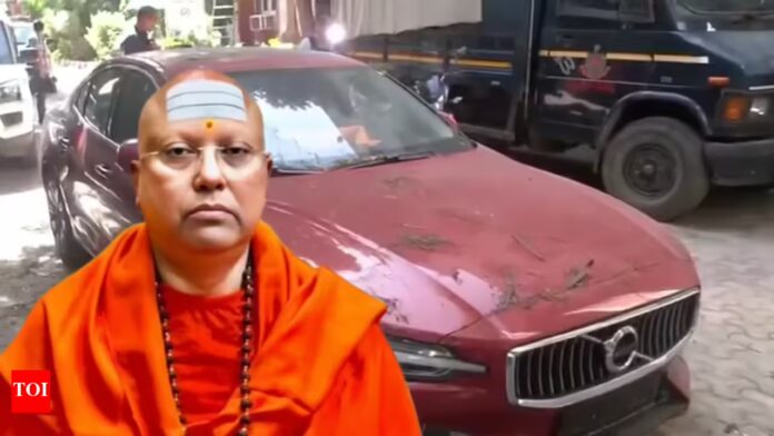 ‘Godman’ Chaitanyananda Accused of Harassment: “Baby, I Love You”