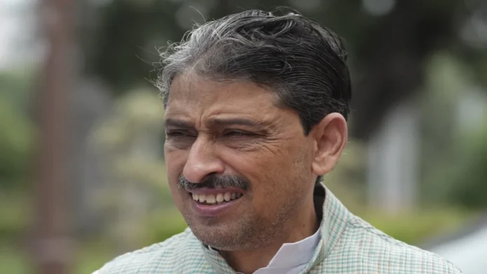 Controversy Erupts Over Congress MP’s Alleged Comparison of Bhagat Singh to Hamas; Protestors Demand Apology