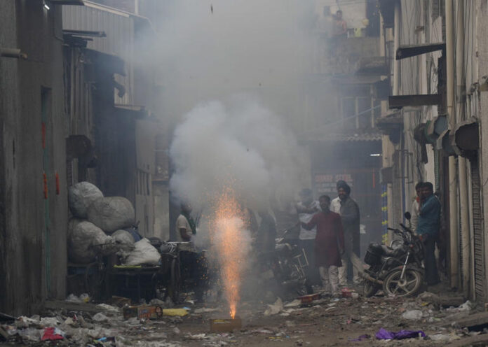 Delhi Gasps For Breath: Post-Diwali Pollution Plunges City Into 'Very Poor' Air Quality