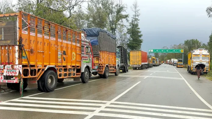 Heavy Rain, Snowfall Shut Major Roads in J&K