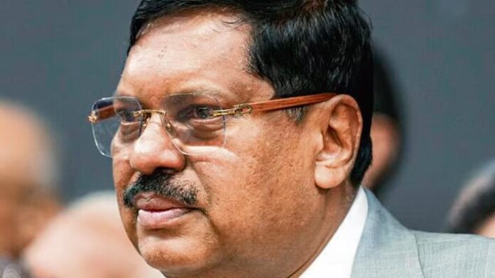 SC Declines Contempt Action Against Lawyer Who Hurled Shoe at CJI, Citing Chief Justice Gavai's 