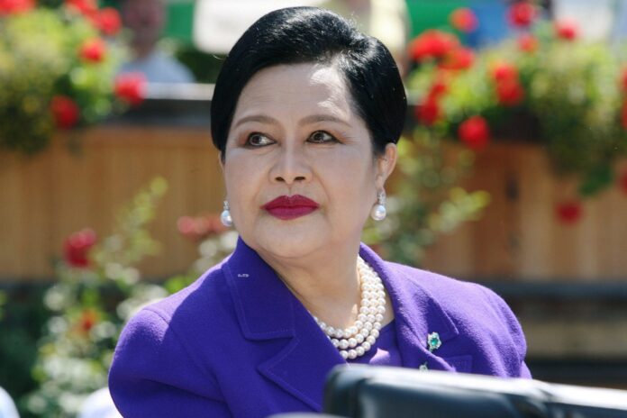 Thai Queen Mother Sirikit, Icon Of Glamour And Defender Of Tradition, Dies At 93