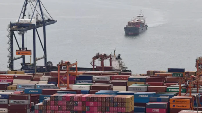 China Puts Year-Long Halt on Port Fees for US Ships and Sanctions Against Hanwha Ocean Amid Trade De-escalation