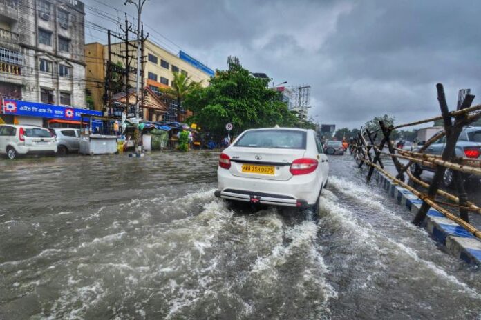 Cold Wave Grips India, South India Braces For Rain: IMD Issues Multi-State Alerts For Chilly Temperatures And Thunderstorms