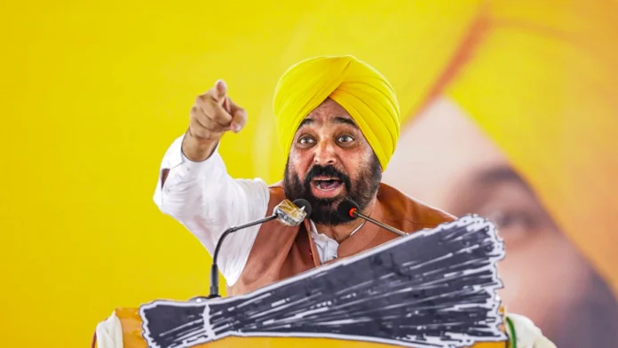 ''Smoke From Punjab Doesn't Even Reach Delhi': CM Bhagwant Mann Mocks Pollution Crisis 'Joke'