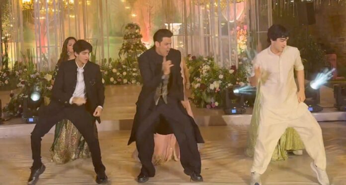Roshan Family Rhythms: Hrithik And Sons Set The Wedding Stage On Fire