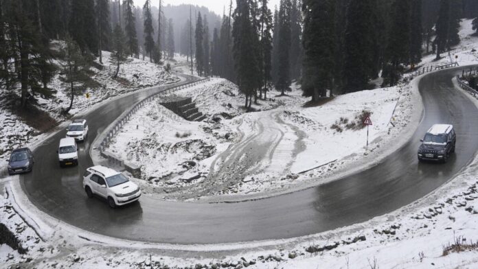 North India Shivers as 'Chillai Kalan' Begins with Fresh Snowfall