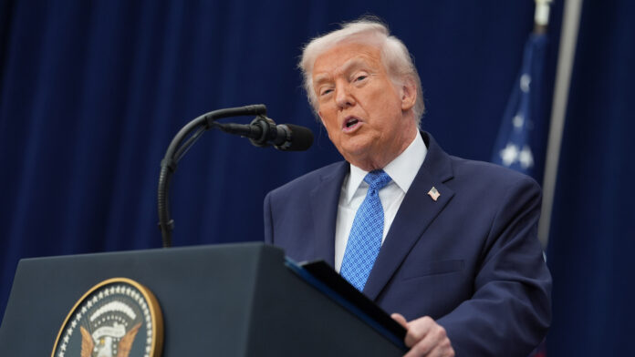 'Persian For Trump' T-Shirt Steals Show At Pennsylvania Rally Focused On Affordability