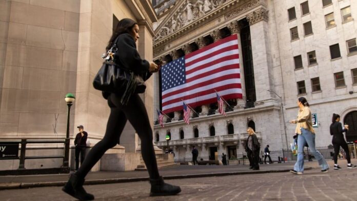 When Wall Street & Market Open And Close On New Year's Eve? Details Out
