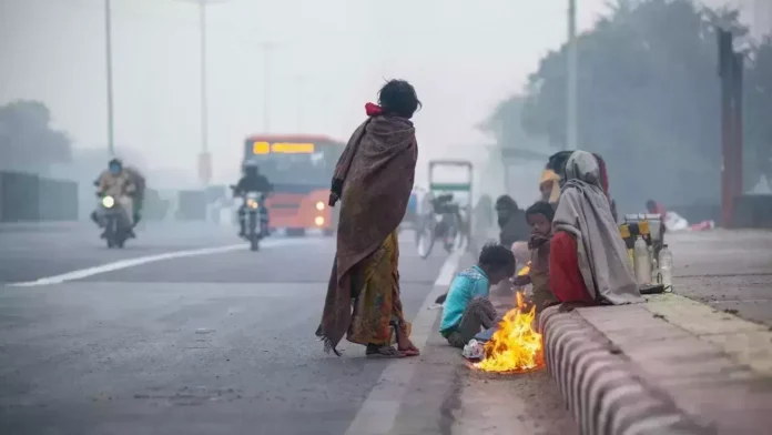 Delhi Shivers With Season’s Earliest Cold Spell: IMD Warns Of Possible Cold Wave As Temperature Drops To 5.7°C