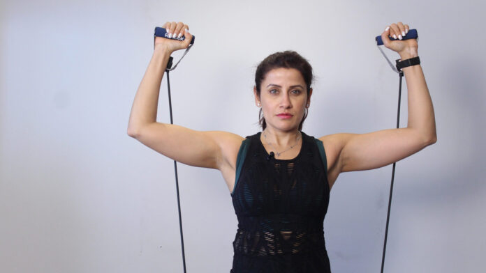 Yasmin Karachiwala Shares 5-Minute Post-Holiday Core Workout To Boost Metabolism And Burn Fat