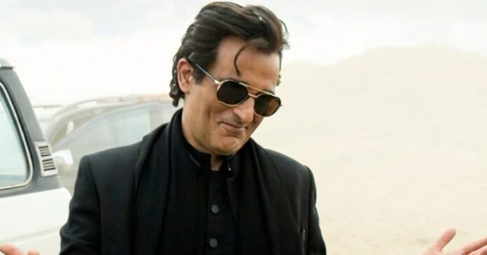 Akshaye Khanna Joins Shah Rukh Khan as the Only Actors with ₹2000 Crore Worldwide in a Single Year