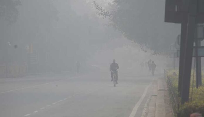Delhi Shivers Under Intense Cold Wave, Records Coldest January Day Since 2023; Air Quality Remains Poor
