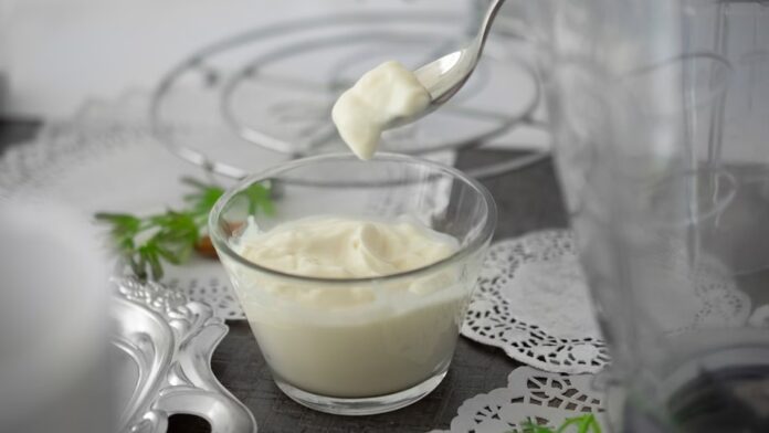 Gastroenterologist Answers 13 Common Questions About Eating Curd; Says It Does Not Cause Cough or Cold