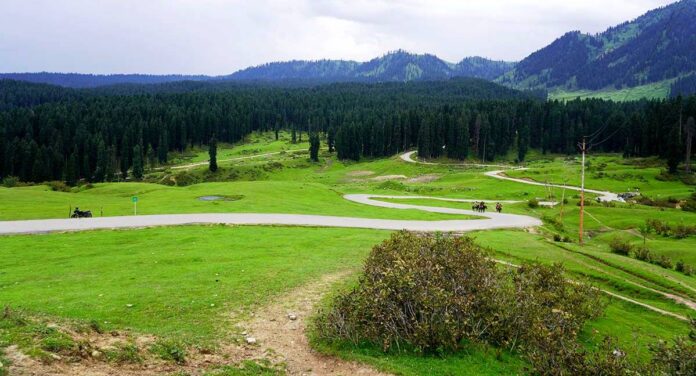 Kashmir Tourism Revival: Ponywallah Welcomes First Tourists To Doodhpathri After 10 Months Of Closure