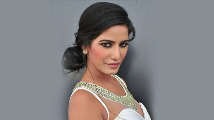 Poonam Pandey Claims Famous Cricketer Slide Into Her DMs; Actor Blocks One