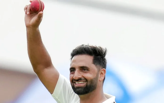 Dinesh Karthik Hails Auqib Nabi Dar’s Dominant Ranji Trophy 2025-26 Campaign