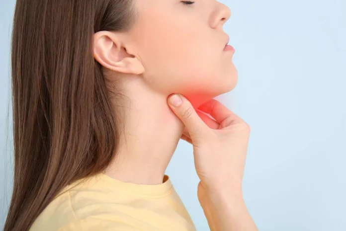 Early Signs of Thyroid Imbalance You Shouldn’t Ignore, According to a Nutritionist
