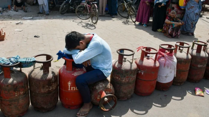 Government Debunks Fuel Shortage Rumors: 5.5 Million LPG Cylinders Delivered In Single Day