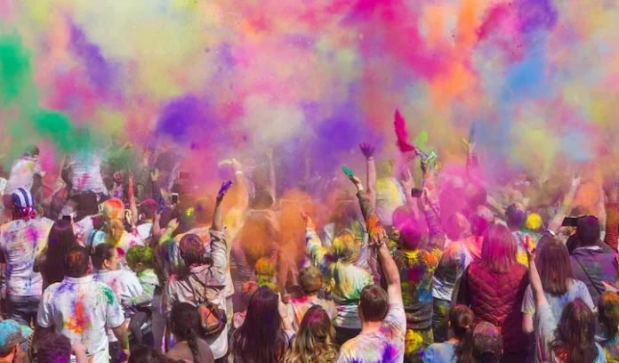 Holi 2026: March 3 or March 4? Shubh Muhurat and Significance Explained