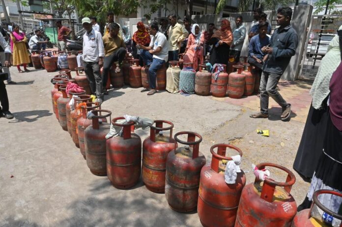 Bengaluru Gas Crisis: State Assembly Erupts Over LPG Shortage And Black Marketing