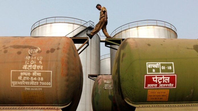 US Grants India 30-Day Waiver To Buy Russian Oil Amid Iran War And Strait Of Hormuz Crisis